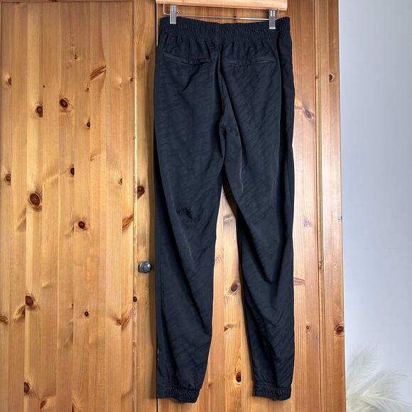 Athleta Brooklyn Textured Jogger Pants Women’s 6 Black Athleisure Casual Neutral - Picture 7 of 10